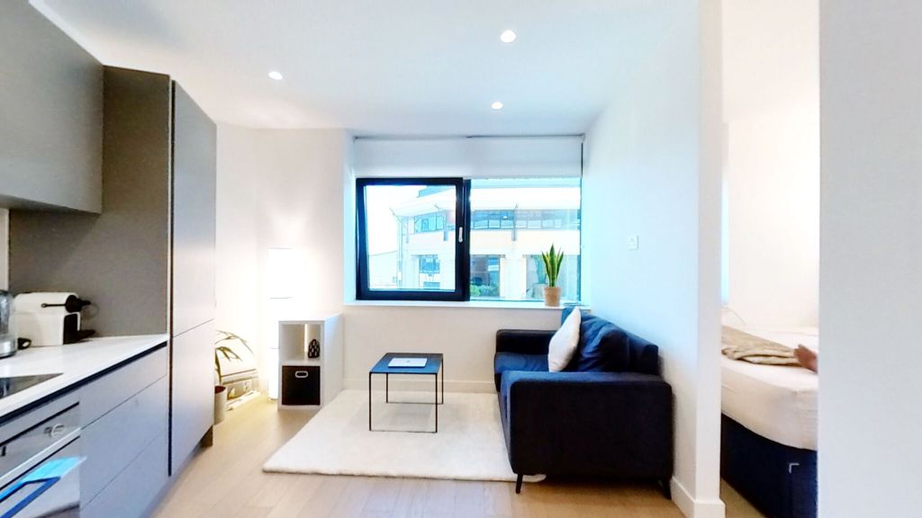 Property photo 1 of 14 Living Room