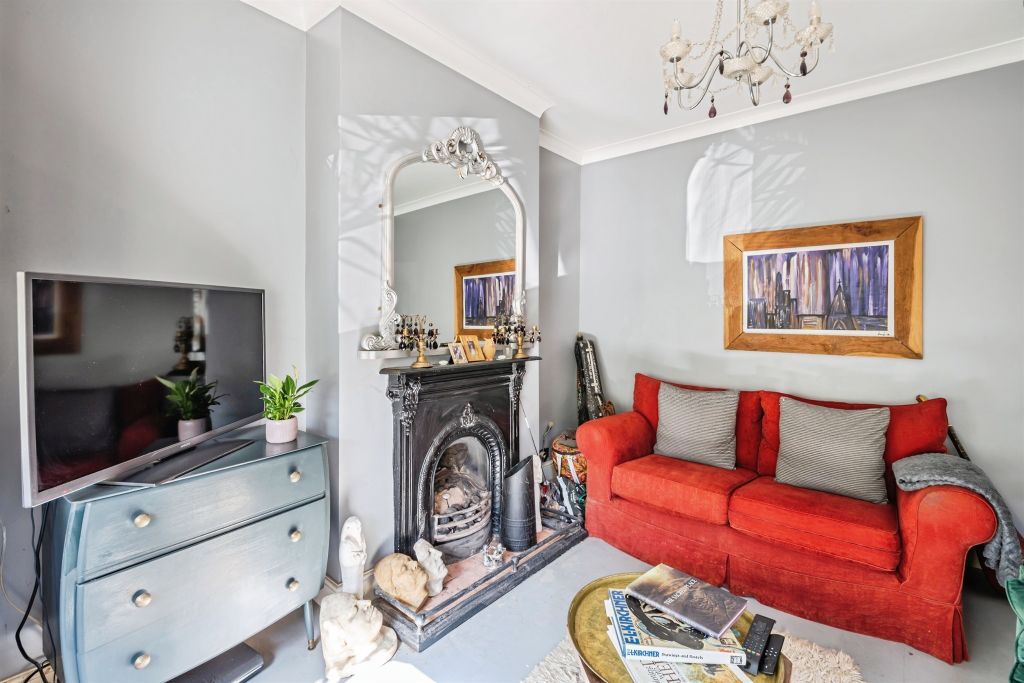 Property photo 3 of 18