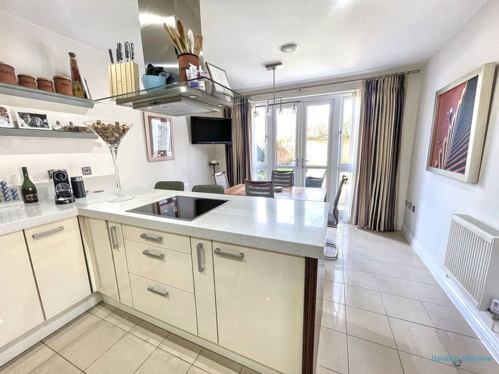 Property photo 3 of 24