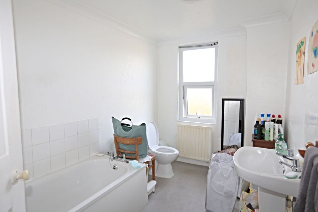 Property photo 3 of 4