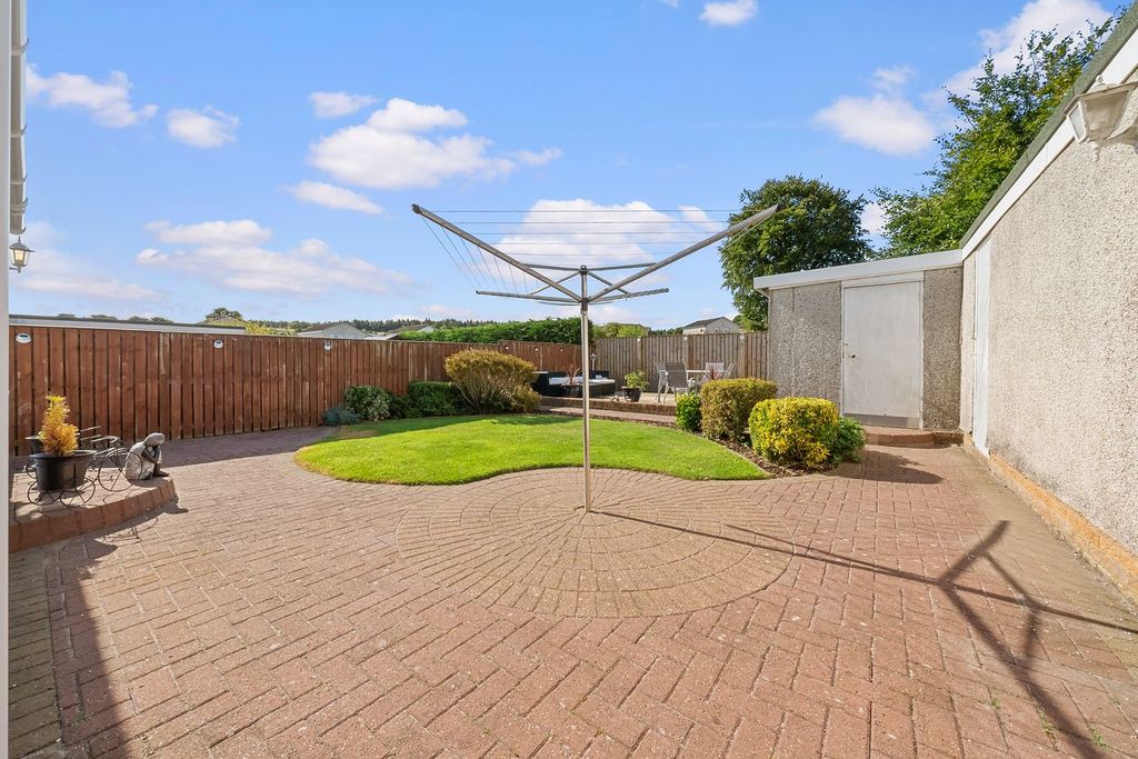 Property photo 3 of 28