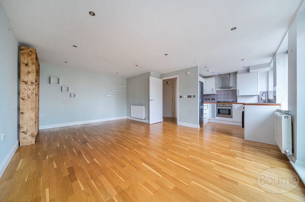 Property photo 3 of 11 2A87Ae3E-dab3-4Cf...