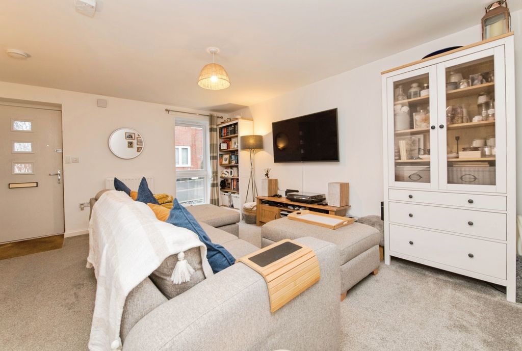 Property photo 2 of 16 Photo