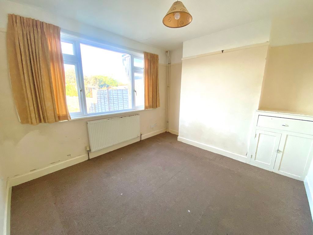 Property photo 3 of 11 Dining Room