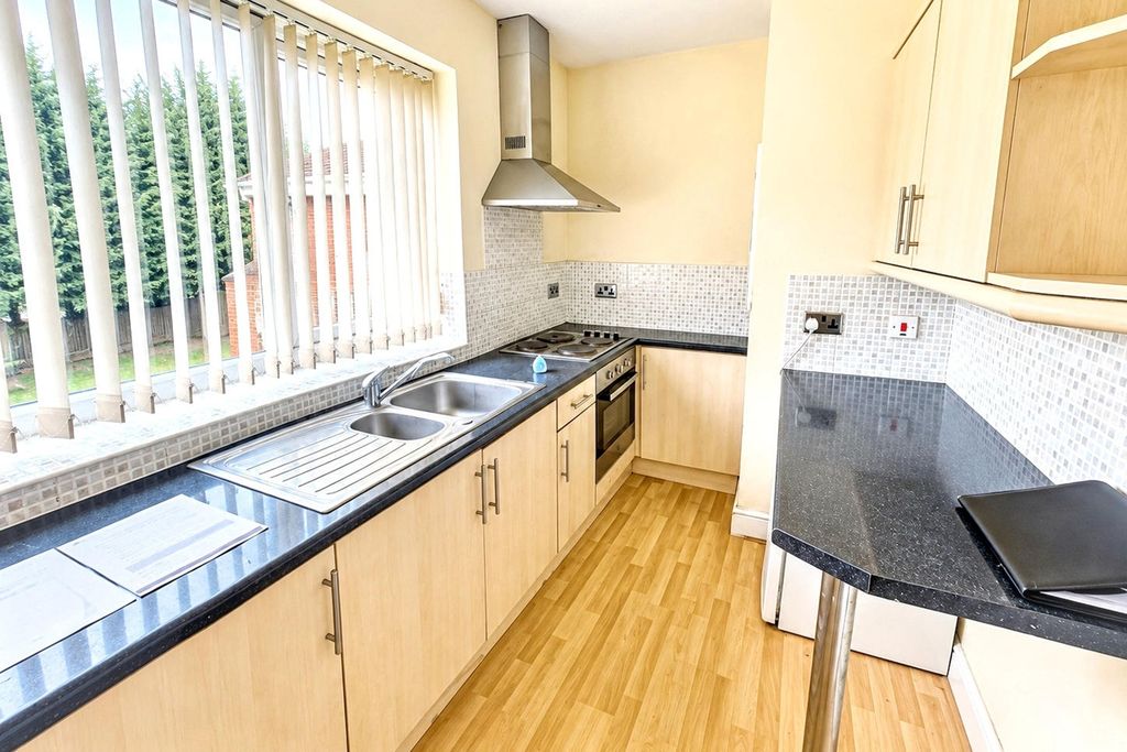 Property photo 2 of 12 Flat 3, 1326 Bristol Road South, Northfield, Birmingham, B31 2Td