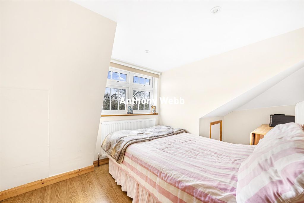 Additional image 25 of 7 bed detached house for saleChalkwell Park Avenue, Enfield EN1