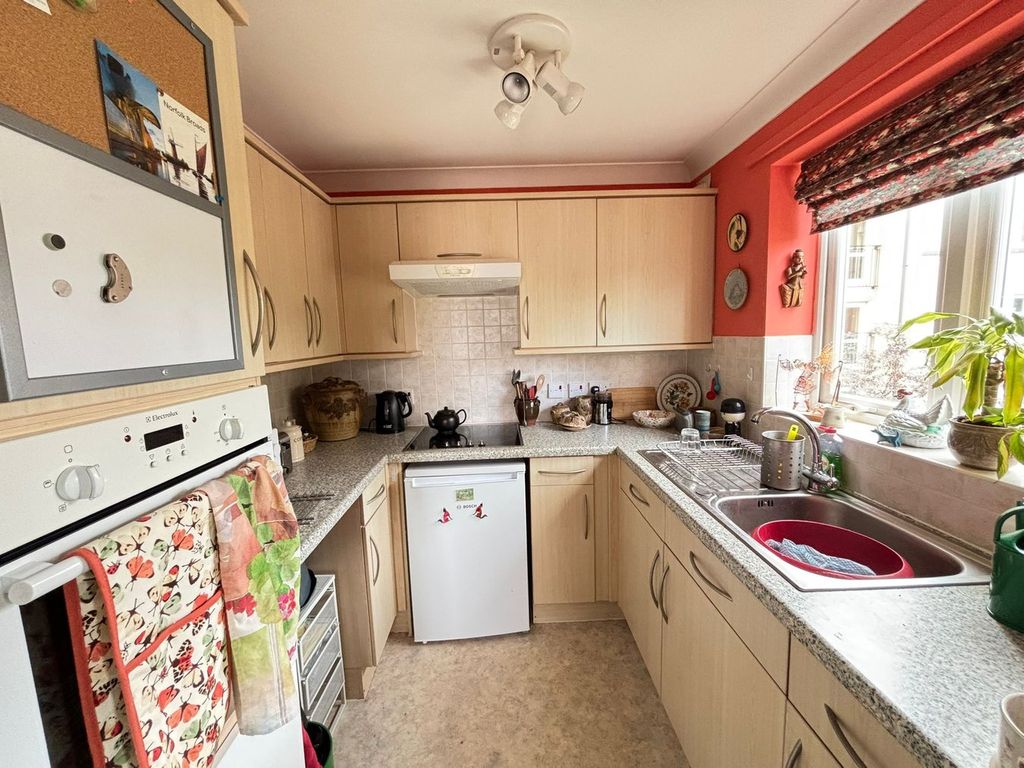 Property photo 2 of 12