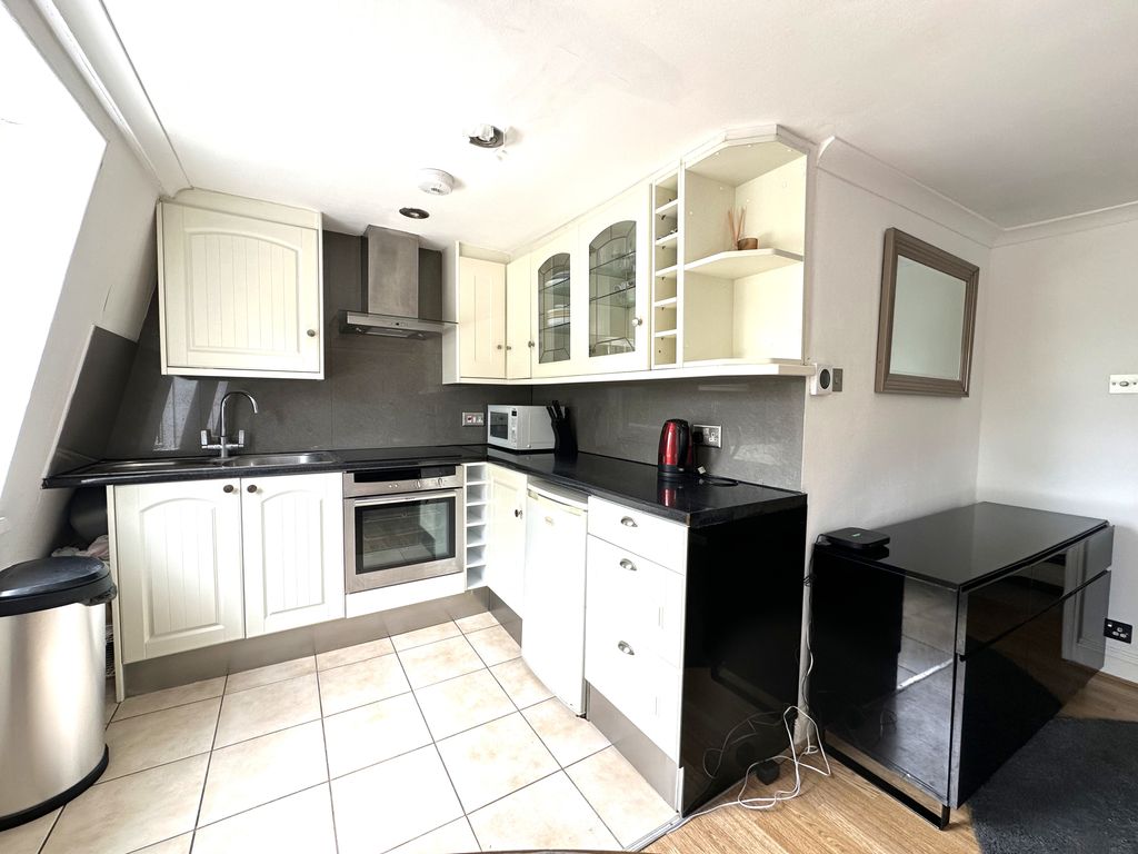 Property photo 3 of 11 Img_4037