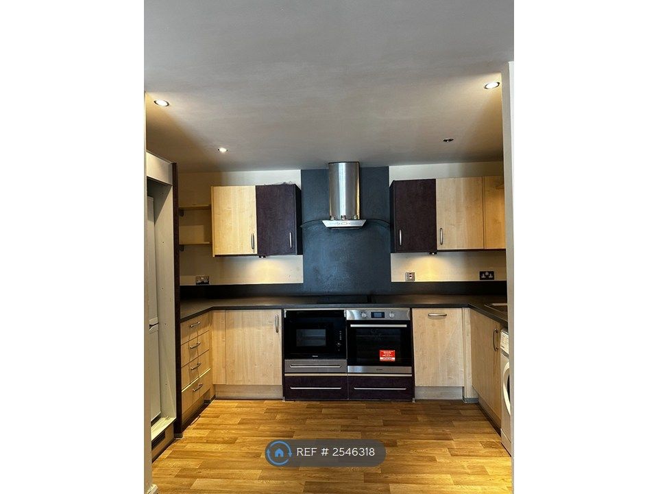 Property photo 2 of 8 Kitchen