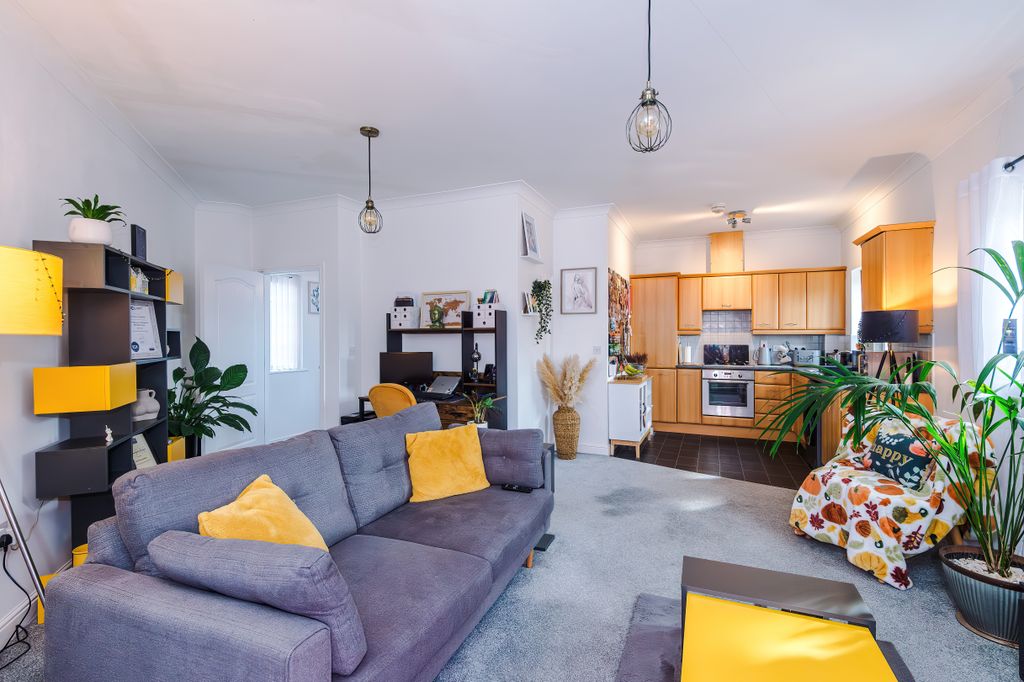 Property photo 3 of 22