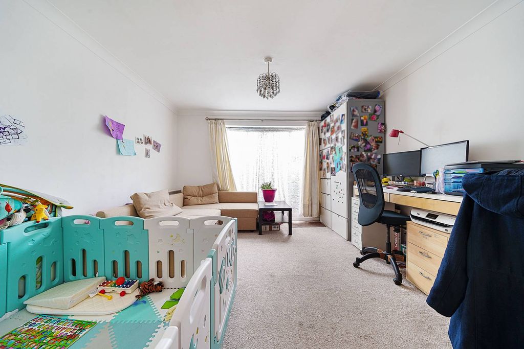 Property photo 2 of 10
