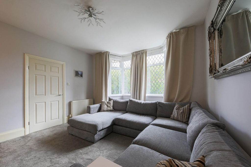 Property photo 3 of 22 Lounge.Jpg