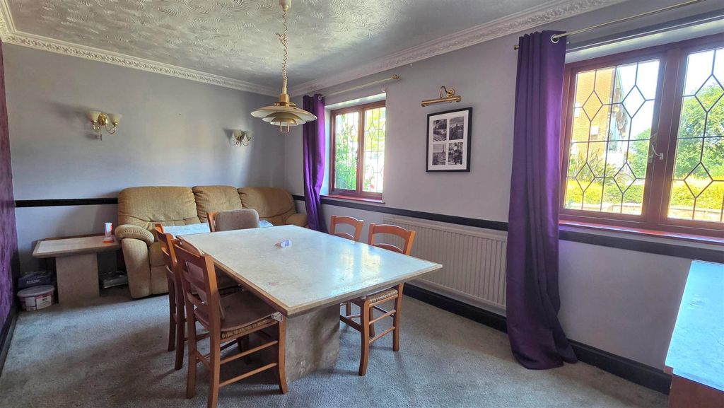 Property photo 3 of 17 Dining Room