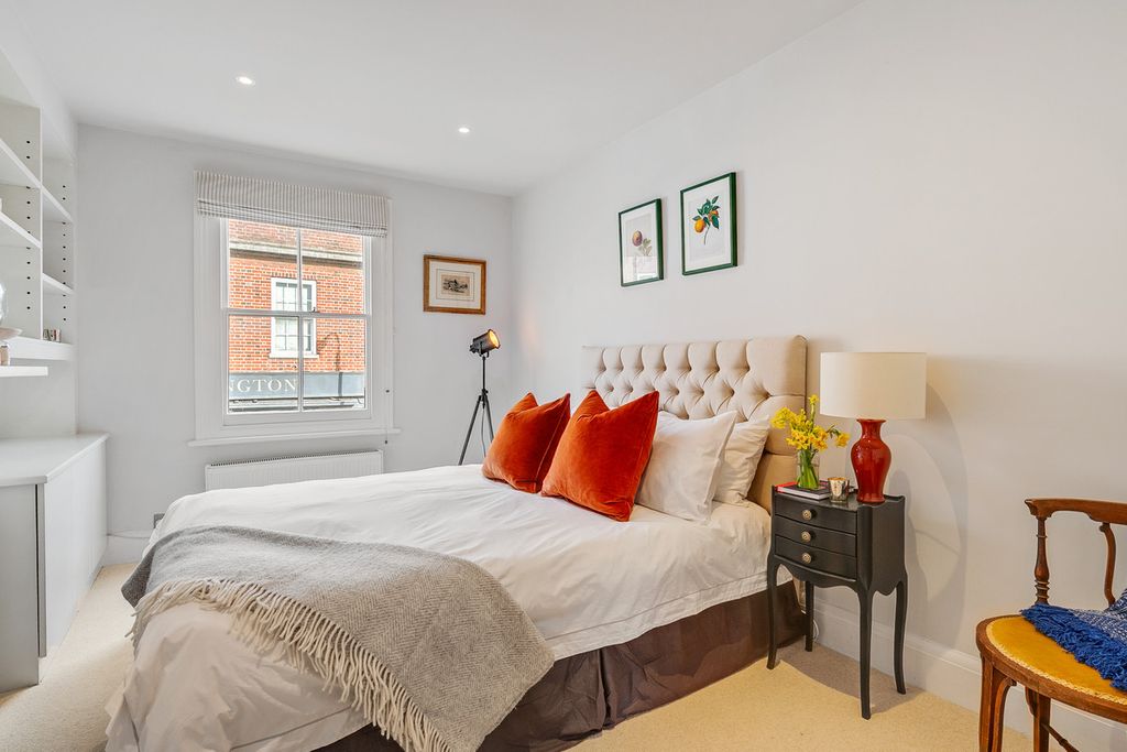 Property photo 3 of 12