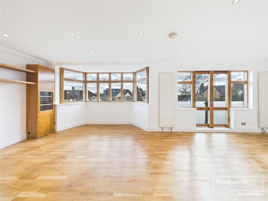 Property photo 2 of 11 Living Room