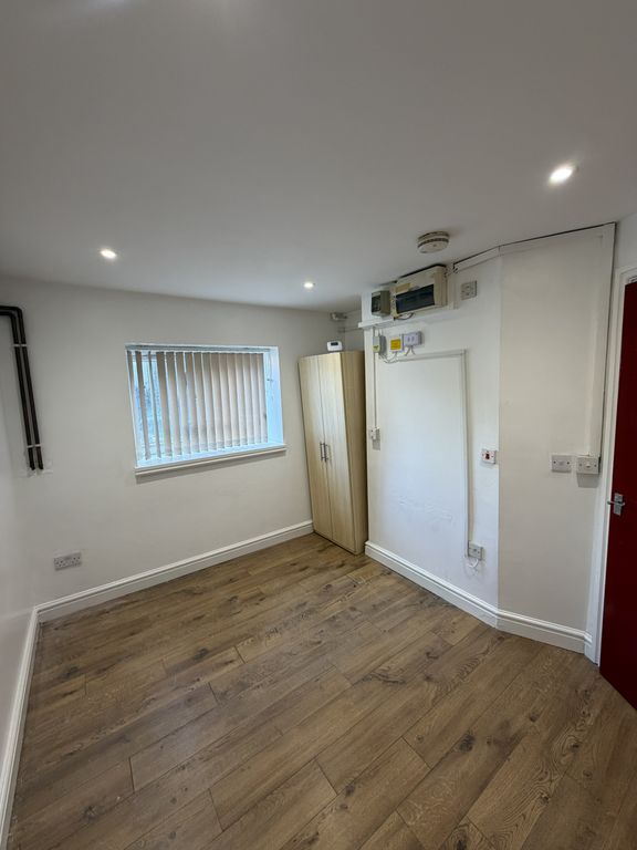 Property photo 1 of 3