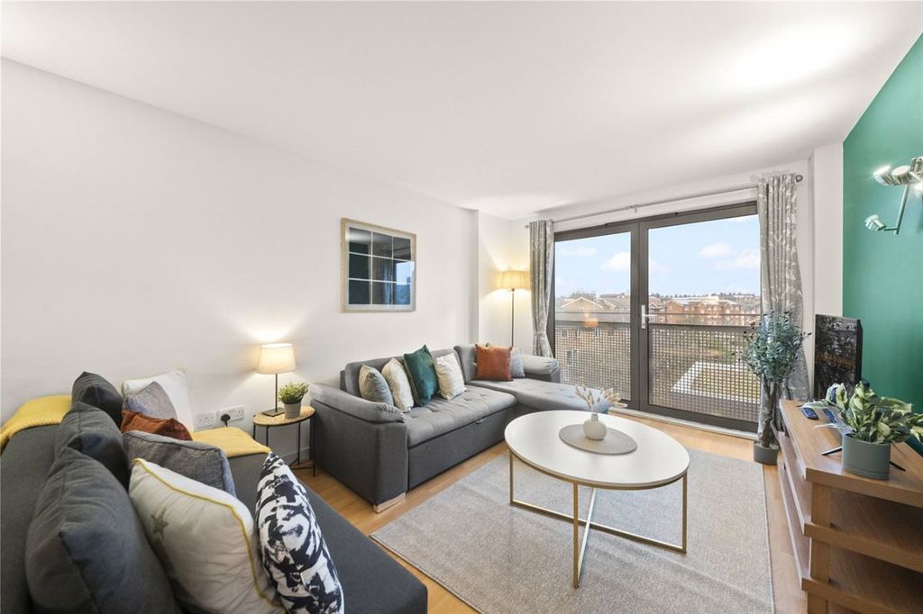 Property photo 1 of 9