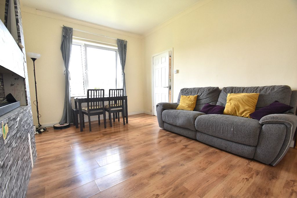 Property photo 3 of 17 5184274