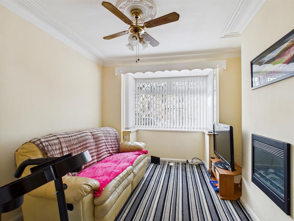 Property photo 3 of 13 Acacia Road  (11).Jpg