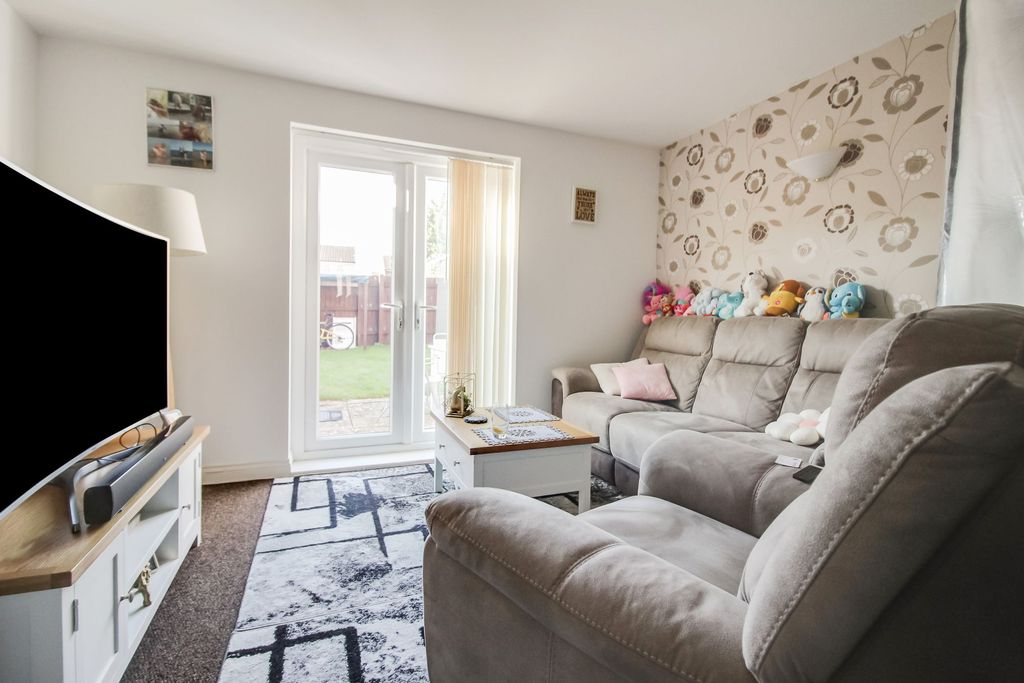 Property photo 3 of 8