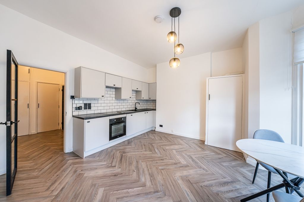 Property photo 2 of 6 Lewin-Road-4