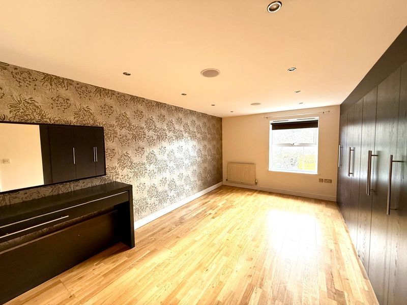 Property photo 3 of 8 Photo 3