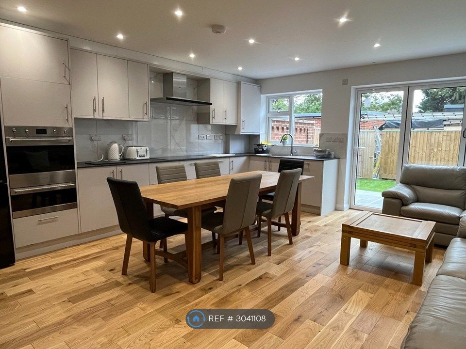 Property photo 1 of 9 Kitchen