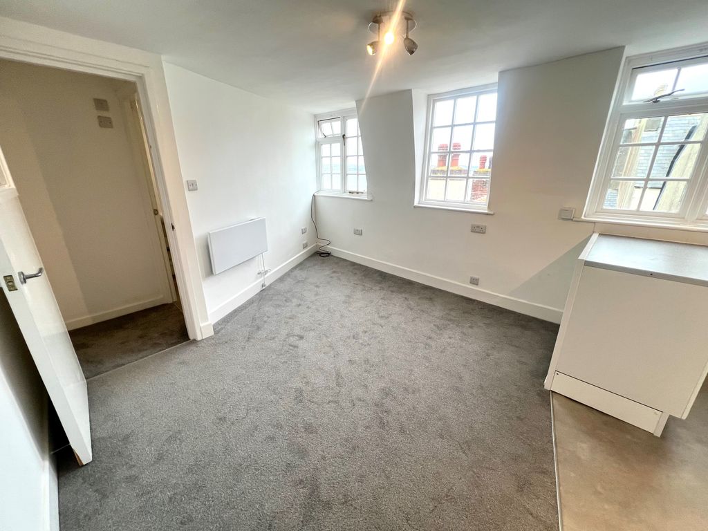 Property photo 3 of 7 Living Room