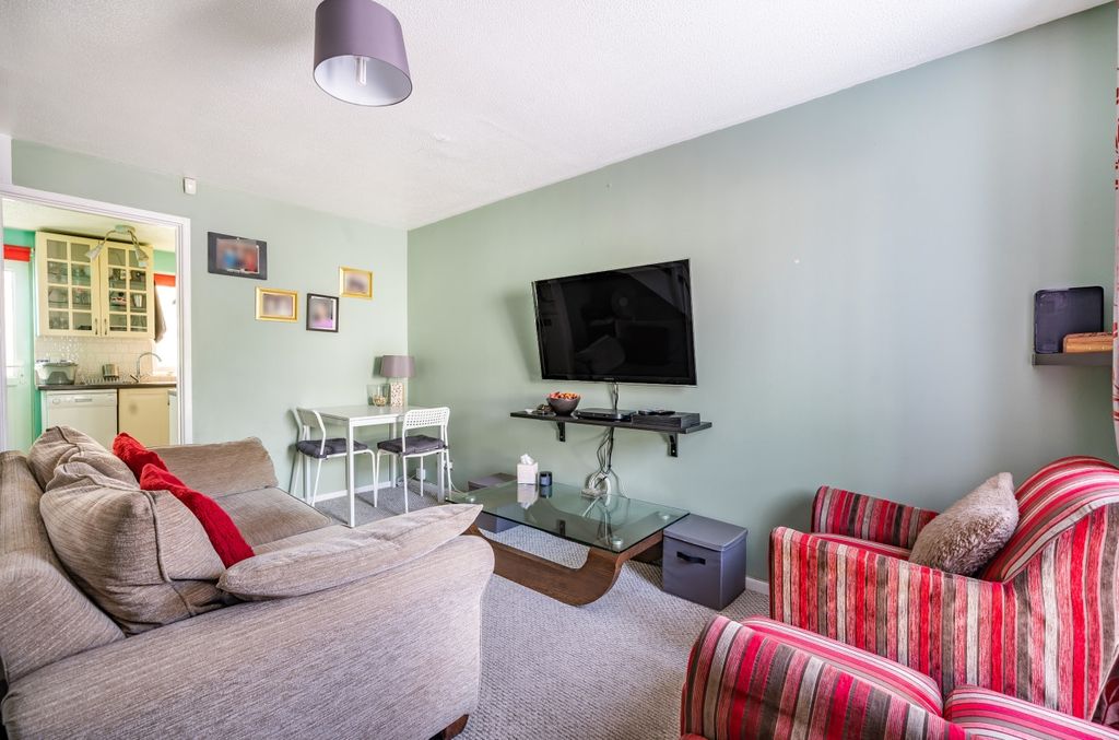 Property photo 2 of 11 Reception