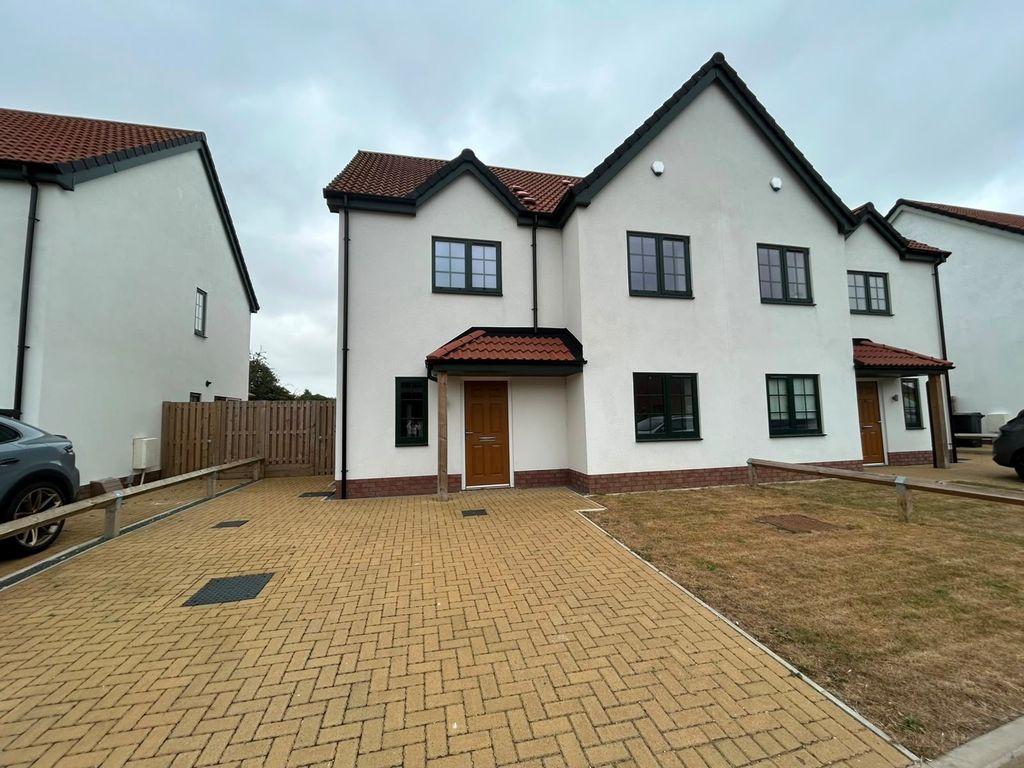 Property photo 1 of 3