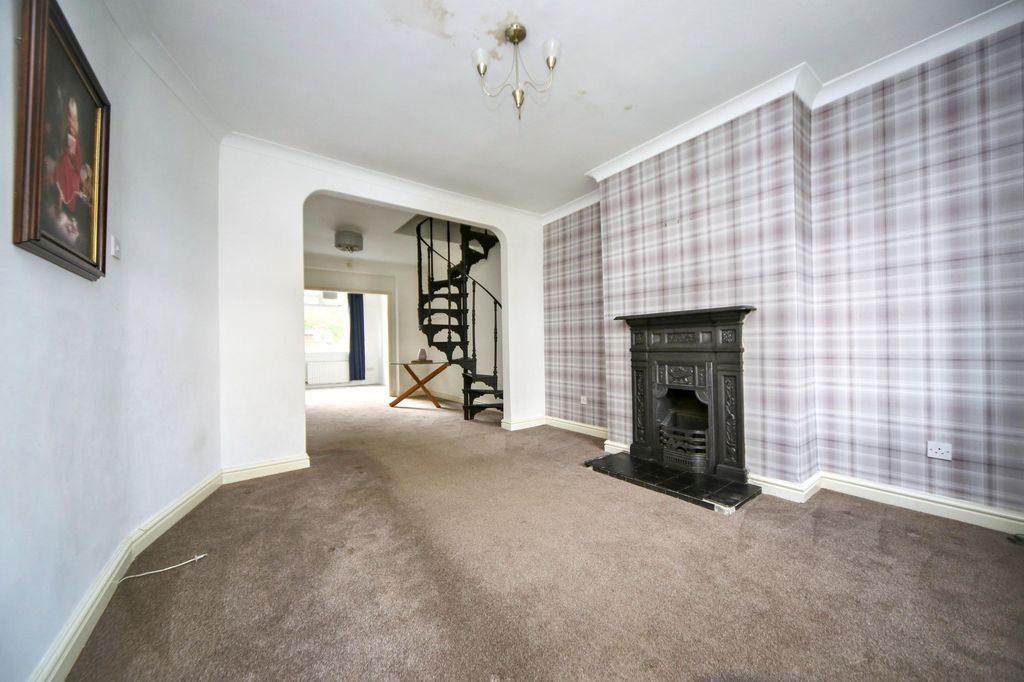 Property photo 2 of 16
