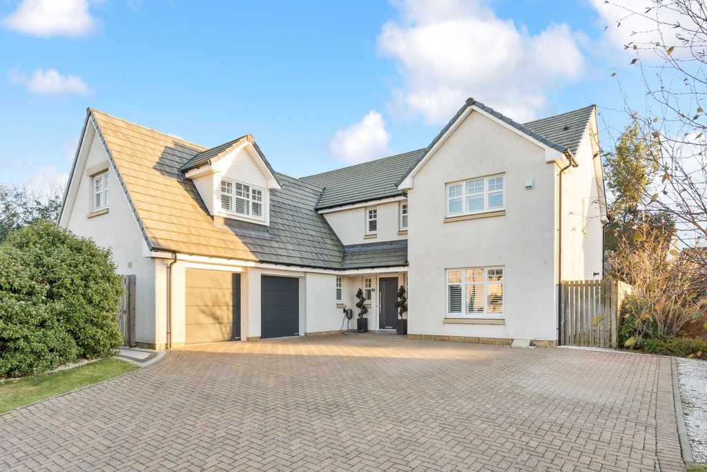 Property photo 1 of 42