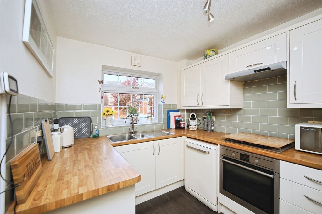 Property photo 3 of 19