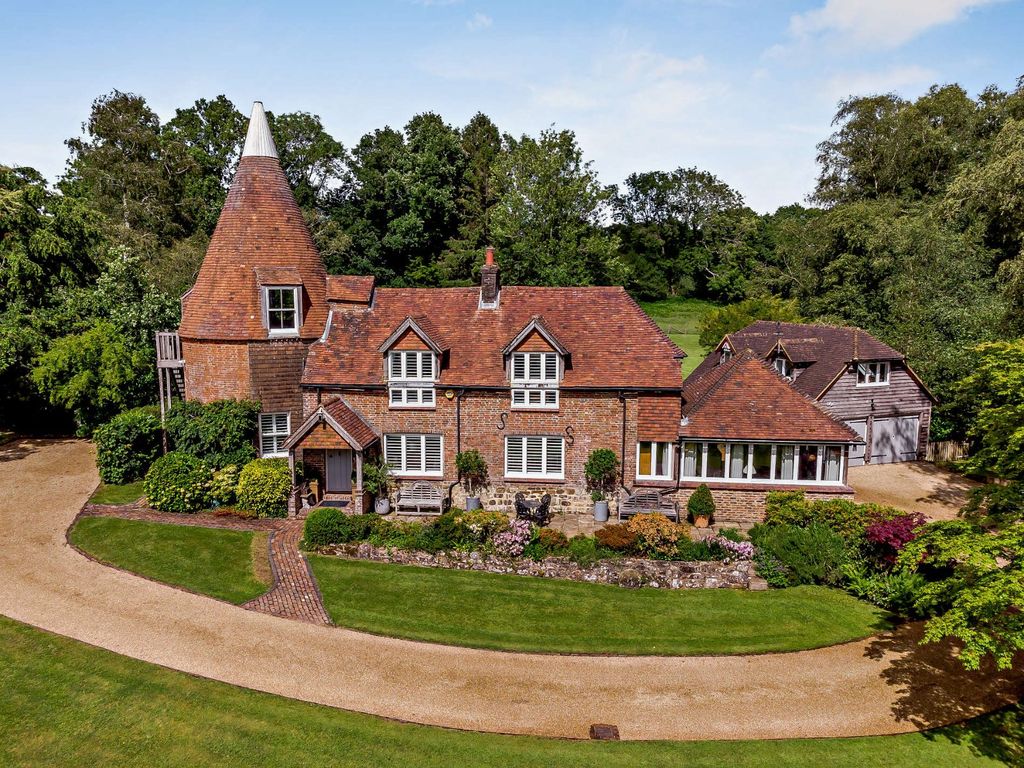 Property photo 1 of 21 Holbans Oast