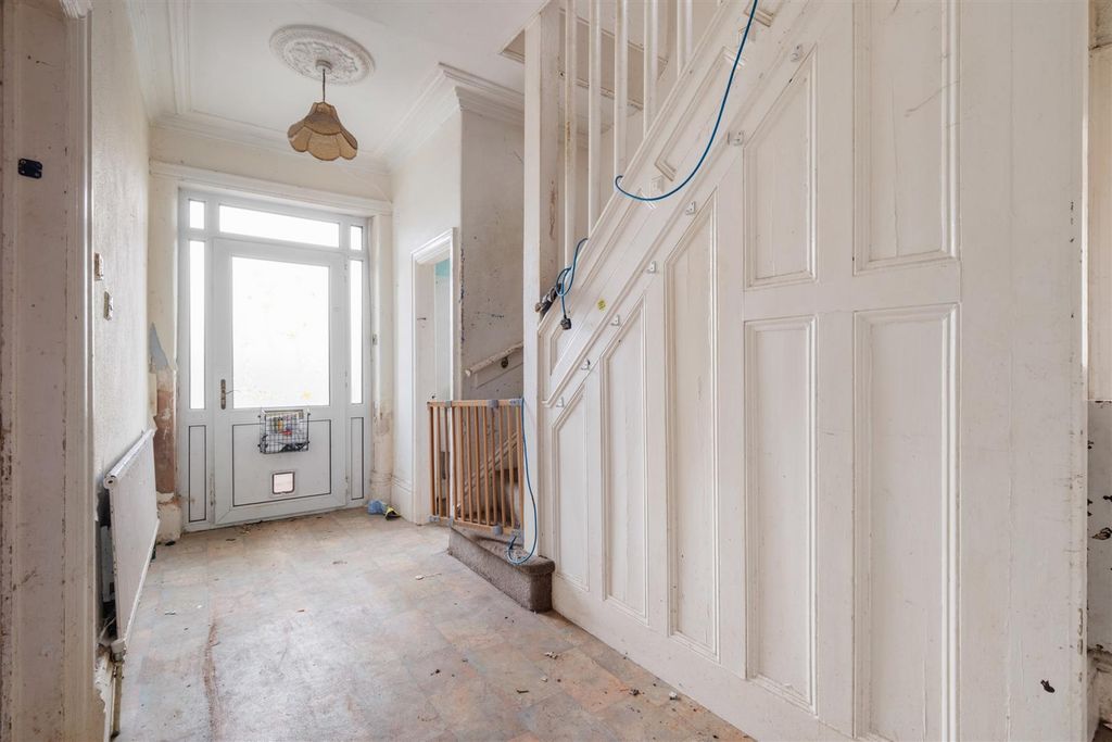 Property photo 2 of 18 Untitled (5 Of 18).Jpg