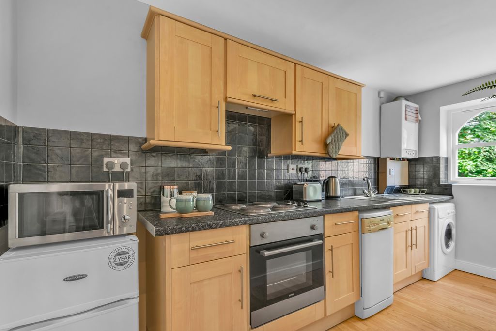 Property photo 3 of 8 Property Photo