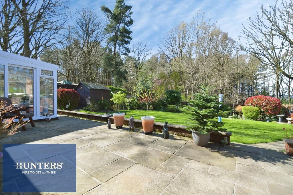 Property photo 3 of 32 Rear Garden 01.Jpg