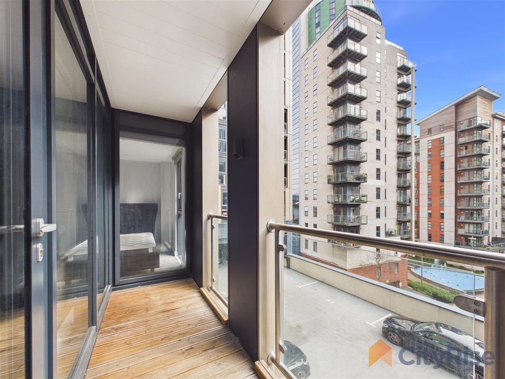 Property photo 2 of 27