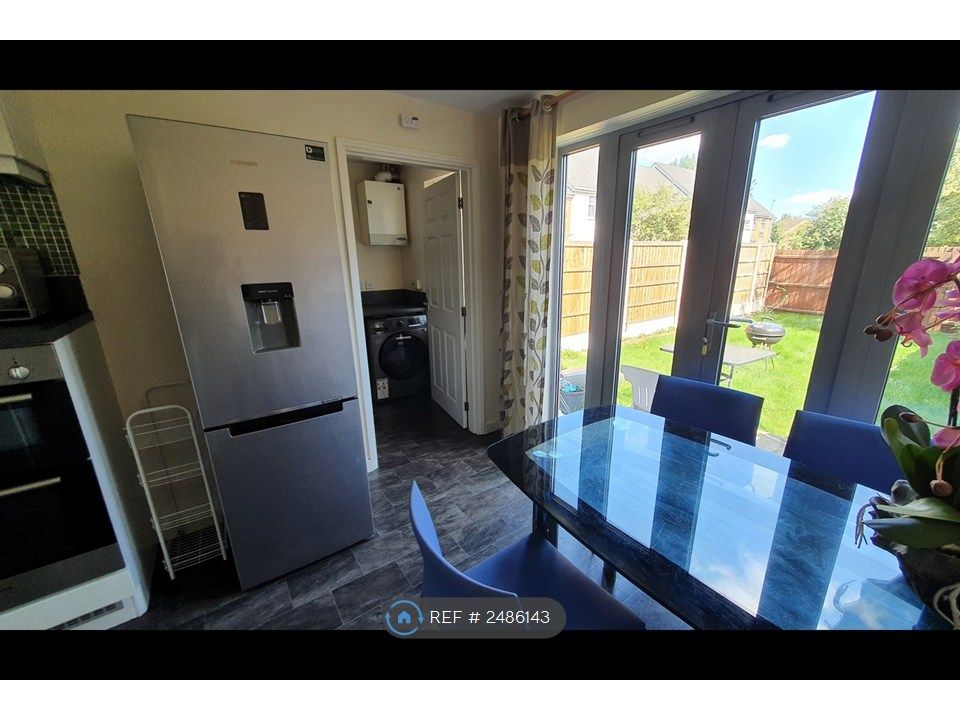 Property photo 3 of 27 Kitchen