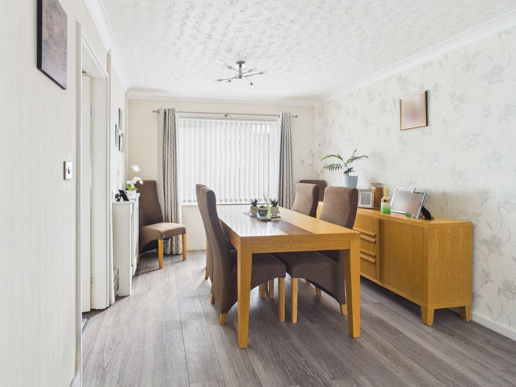 Property photo 3 of 12 Dining Area