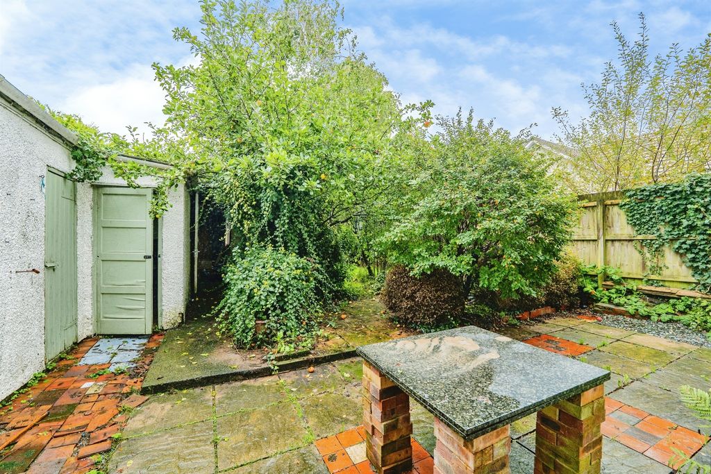 Property photo 2 of 24
