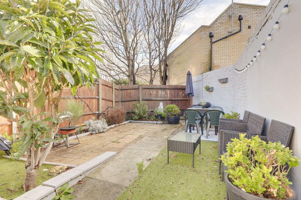 Property photo 3 of 13