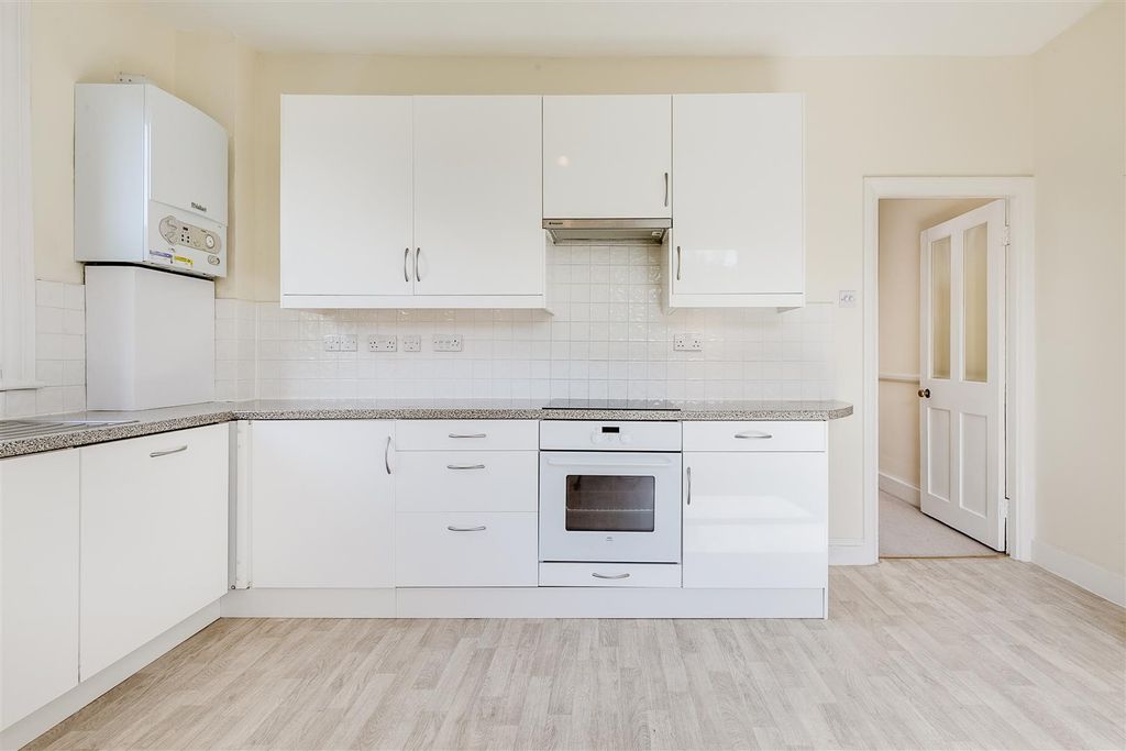 Property photo 2 of 7 Speldhurst Road 68A-3.Jpg