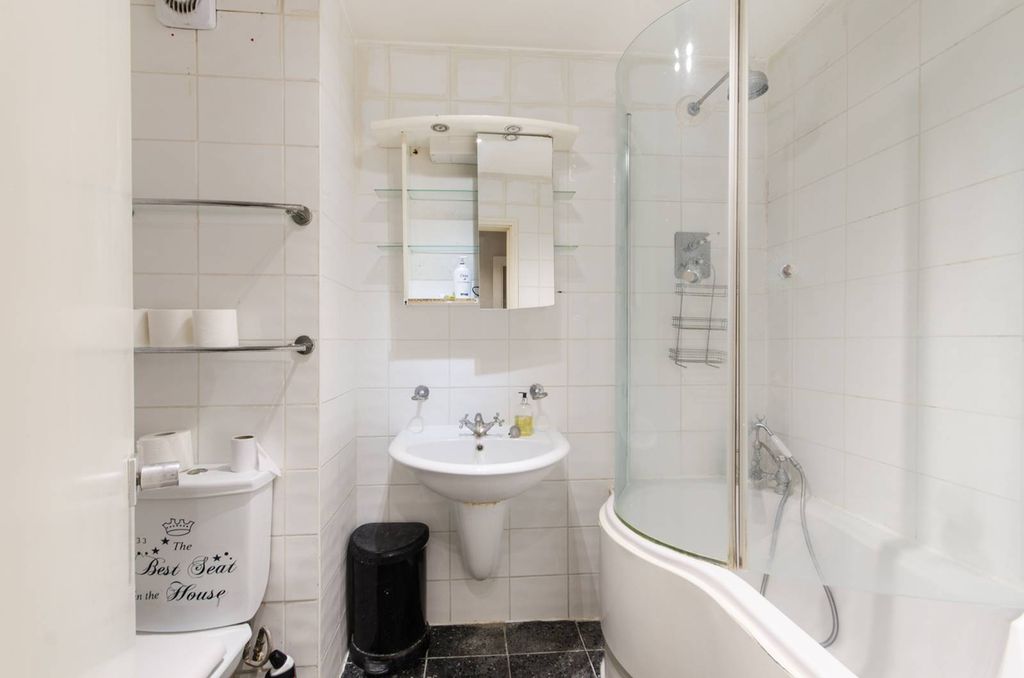 Property photo 3 of 4