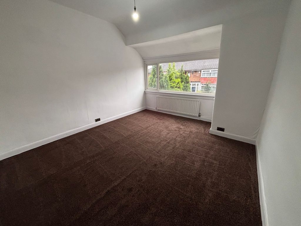 Property photo 2 of 12 Bedroom 1