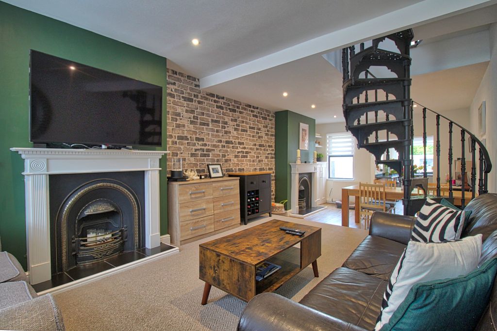 Property photo 2 of 17 Img_3299