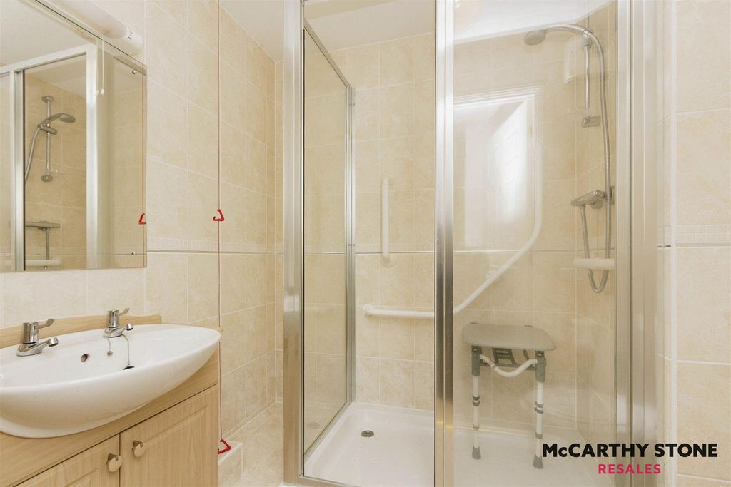 Additional image 14 of 2 bed flat for saleRadford Court, Tower Road, Liphook GU30