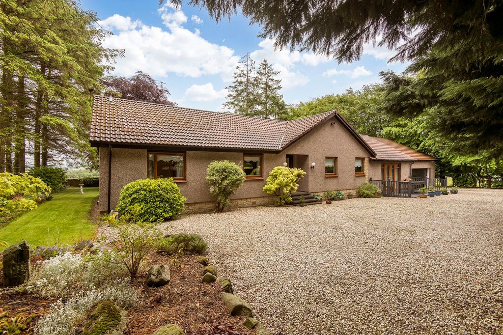 Property photo 2 of 30