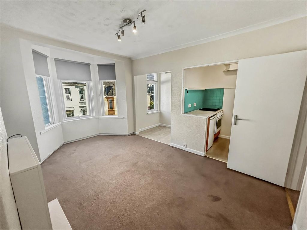 Property photo 2 of 6 04.Jpg