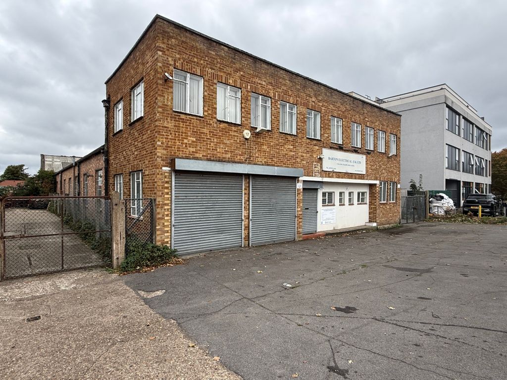 Property photo 1 of 6 1-External Front